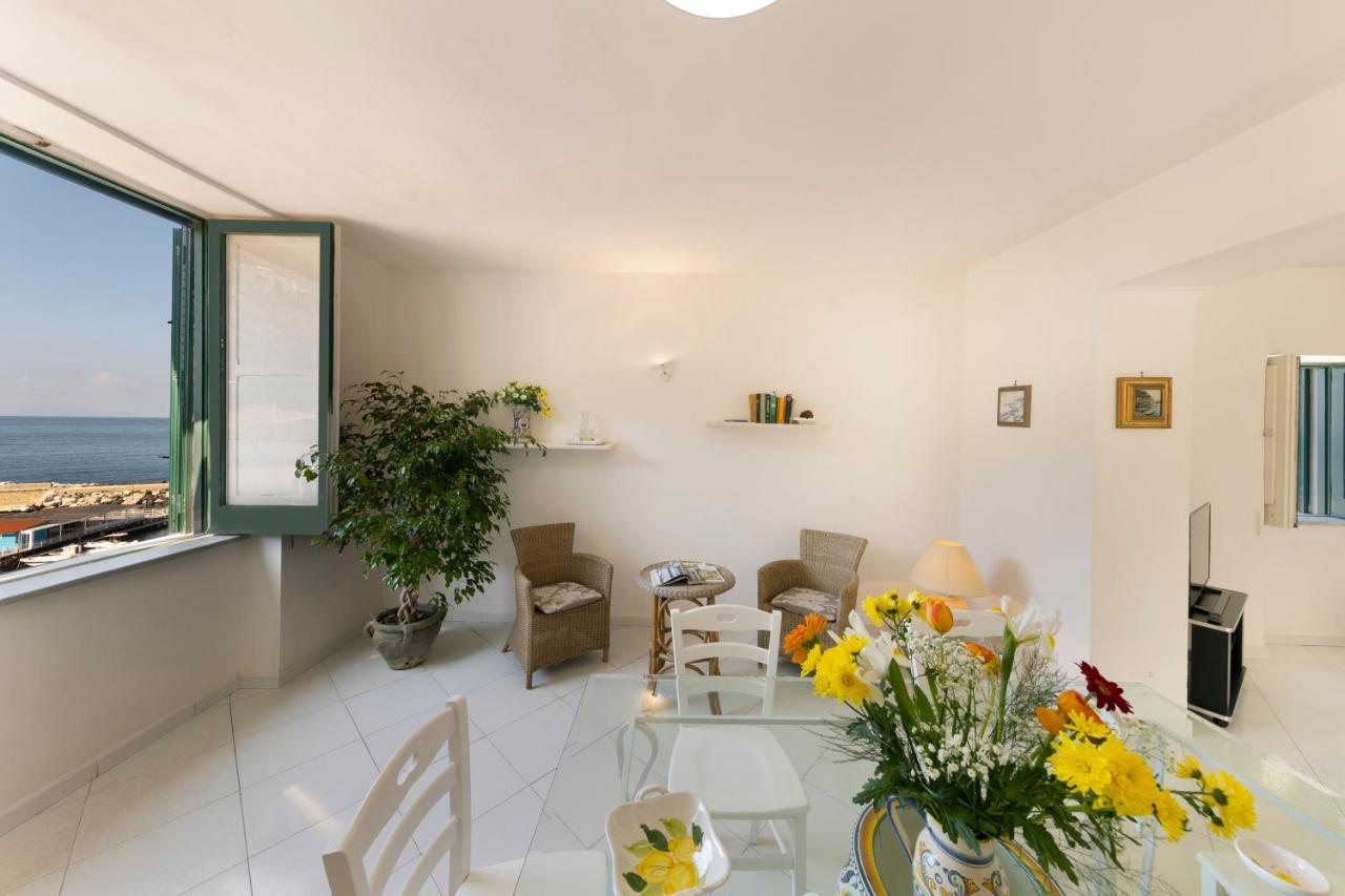 Relais Del Mare Con Terrazza Fronte Mare Free Parking Lejlighed Massa Lubrense Eksteriør billede