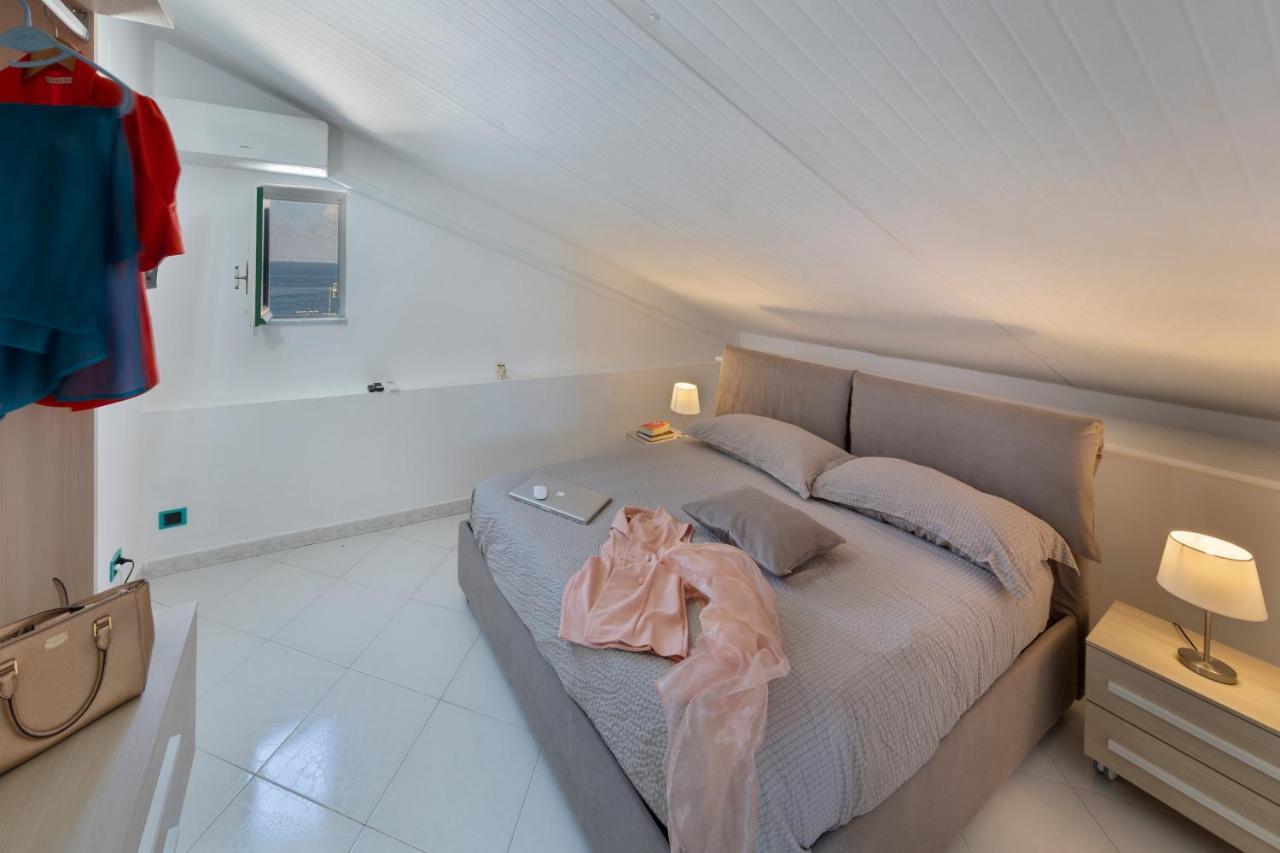 Relais Del Mare Con Terrazza Fronte Mare Free Parking Lejlighed Massa Lubrense Eksteriør billede