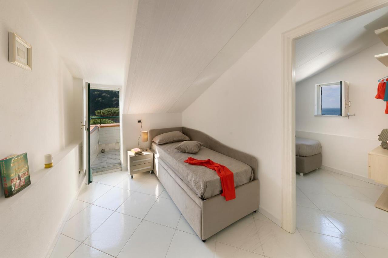 Relais Del Mare Con Terrazza Fronte Mare Free Parking Lejlighed Massa Lubrense Eksteriør billede