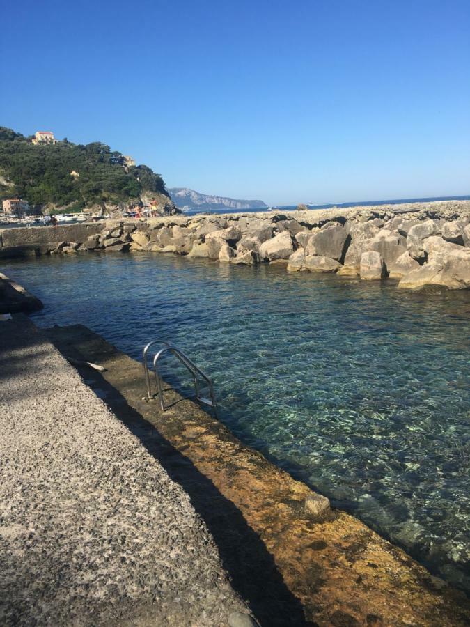Relais Del Mare Con Terrazza Fronte Mare Free Parking Lejlighed Massa Lubrense Eksteriør billede